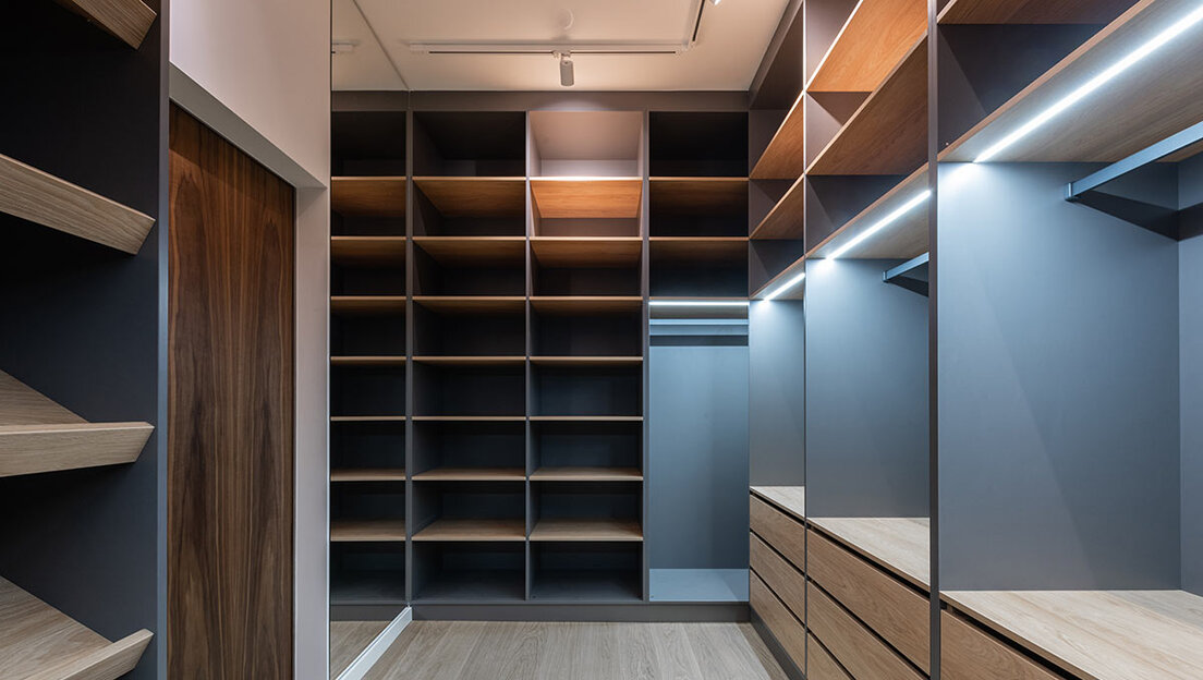 Cabina armadio grafite con LED integrati