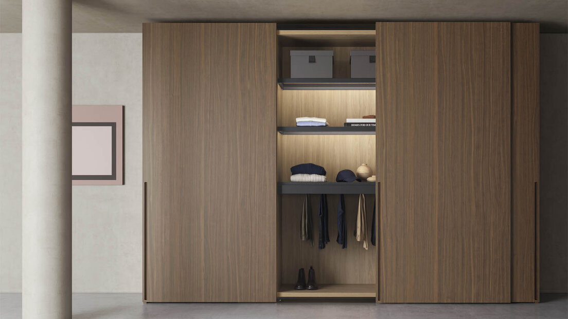 Armadio scorrevole noce canaletto su misura